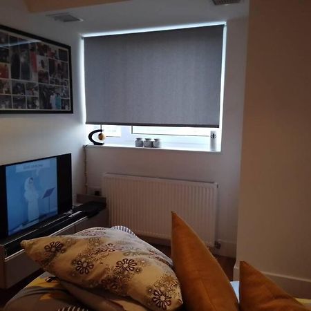 Whole Apartment 5 Mins To East Croydon & Concierge London Exteriör bild