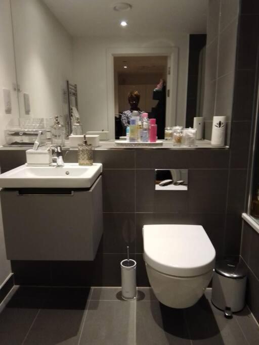 Whole Apartment 5 Mins To East Croydon & Concierge London Exteriör bild