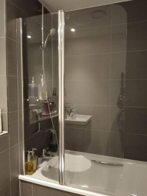 Whole Apartment 5 Mins To East Croydon & Concierge London Exteriör bild