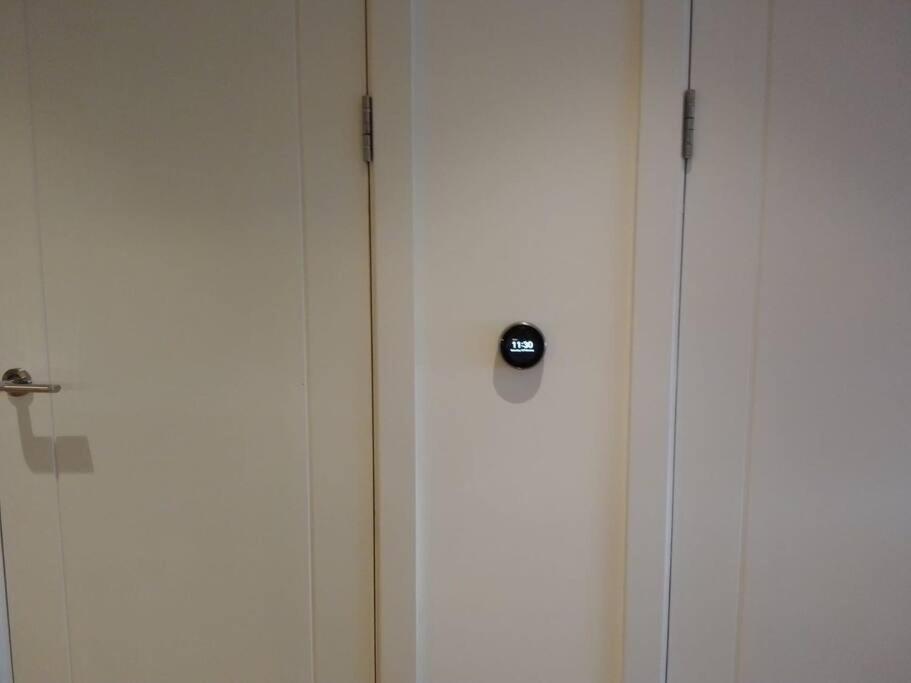 Whole Apartment 5 Mins To East Croydon & Concierge London Exteriör bild