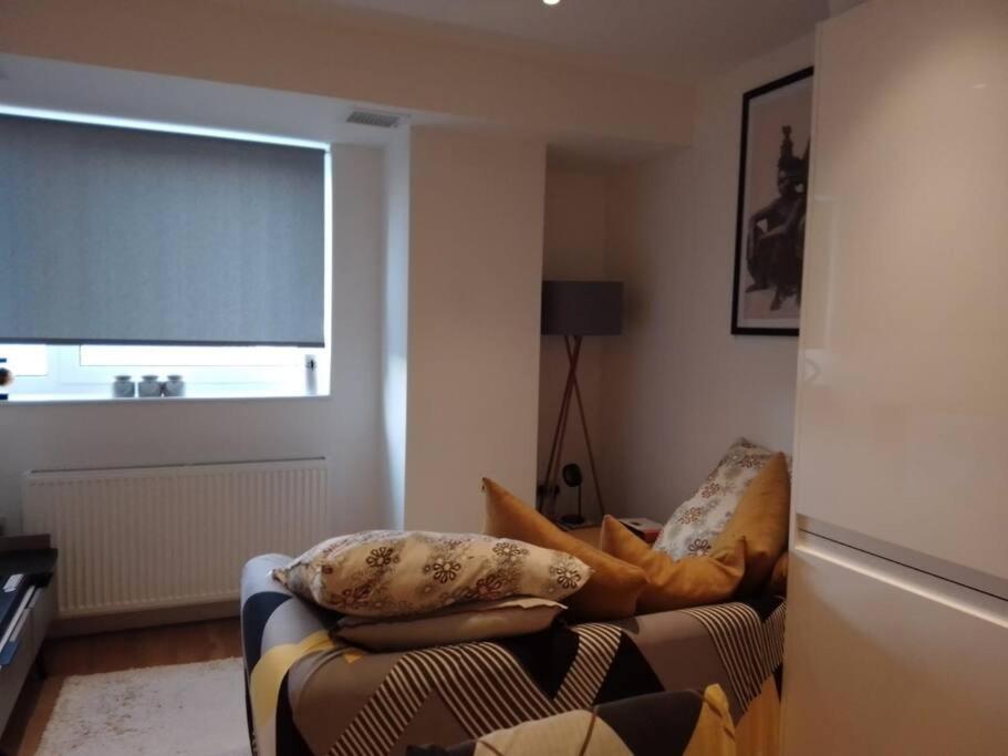 Whole Apartment 5 Mins To East Croydon & Concierge London Exteriör bild