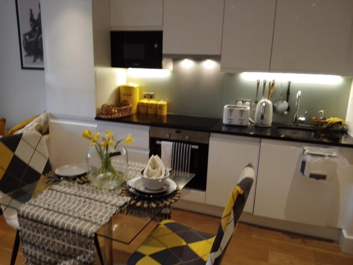 Whole Apartment 5 Mins To East Croydon & Concierge London Exteriör bild